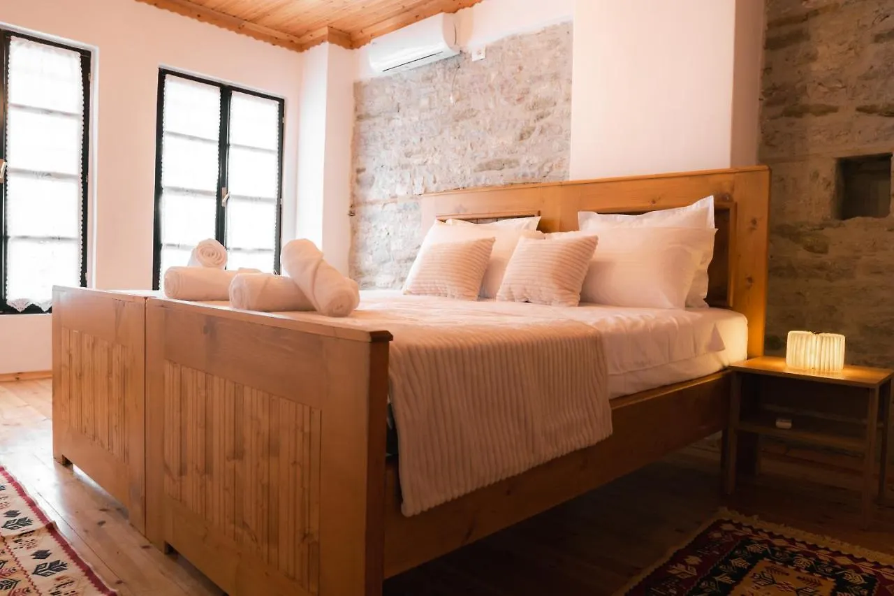 Porta7 Hotel Gjirokastër 3*,  Albania